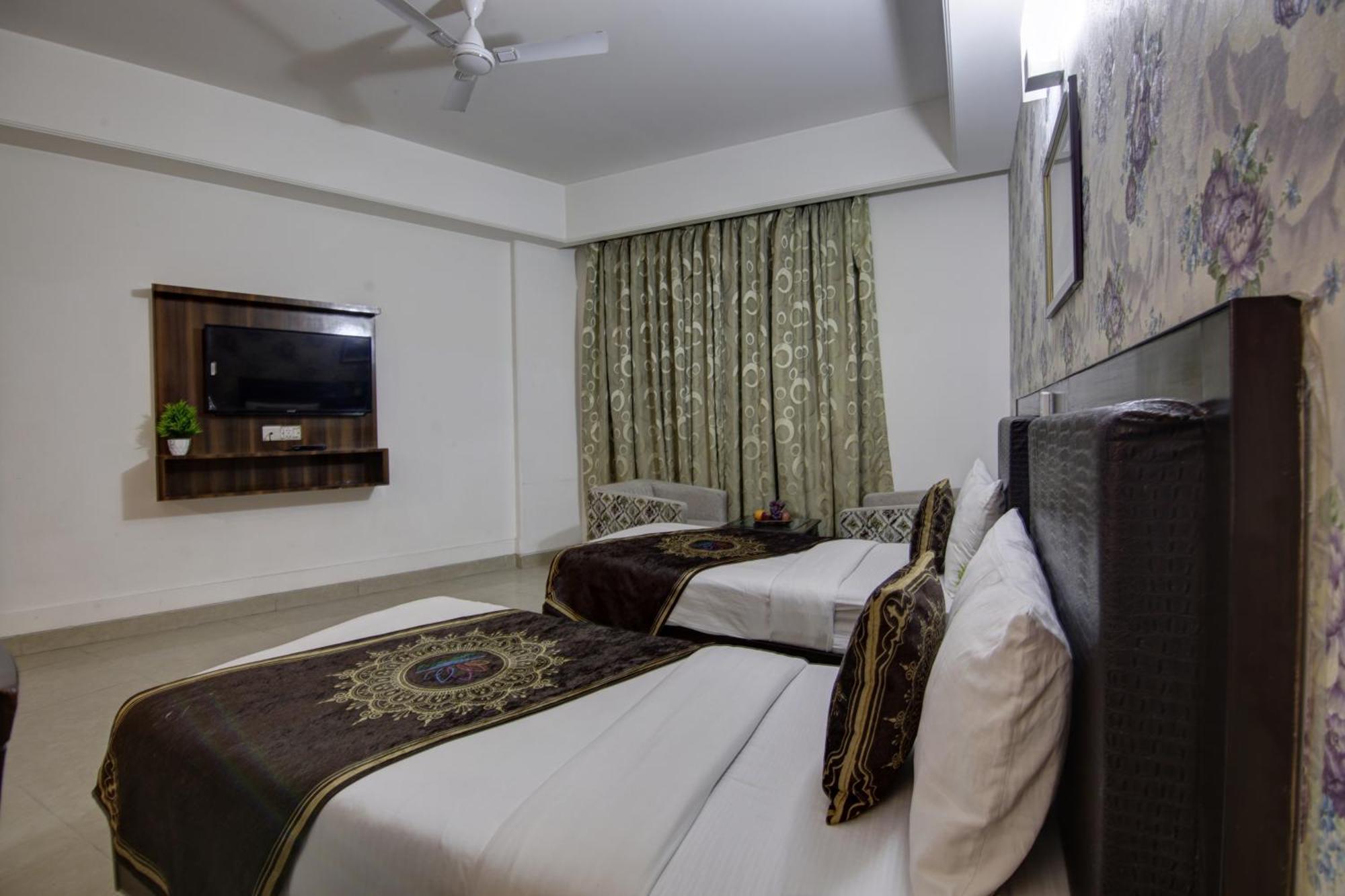 Hotel Venus Plaza New Delhi Buitenkant foto