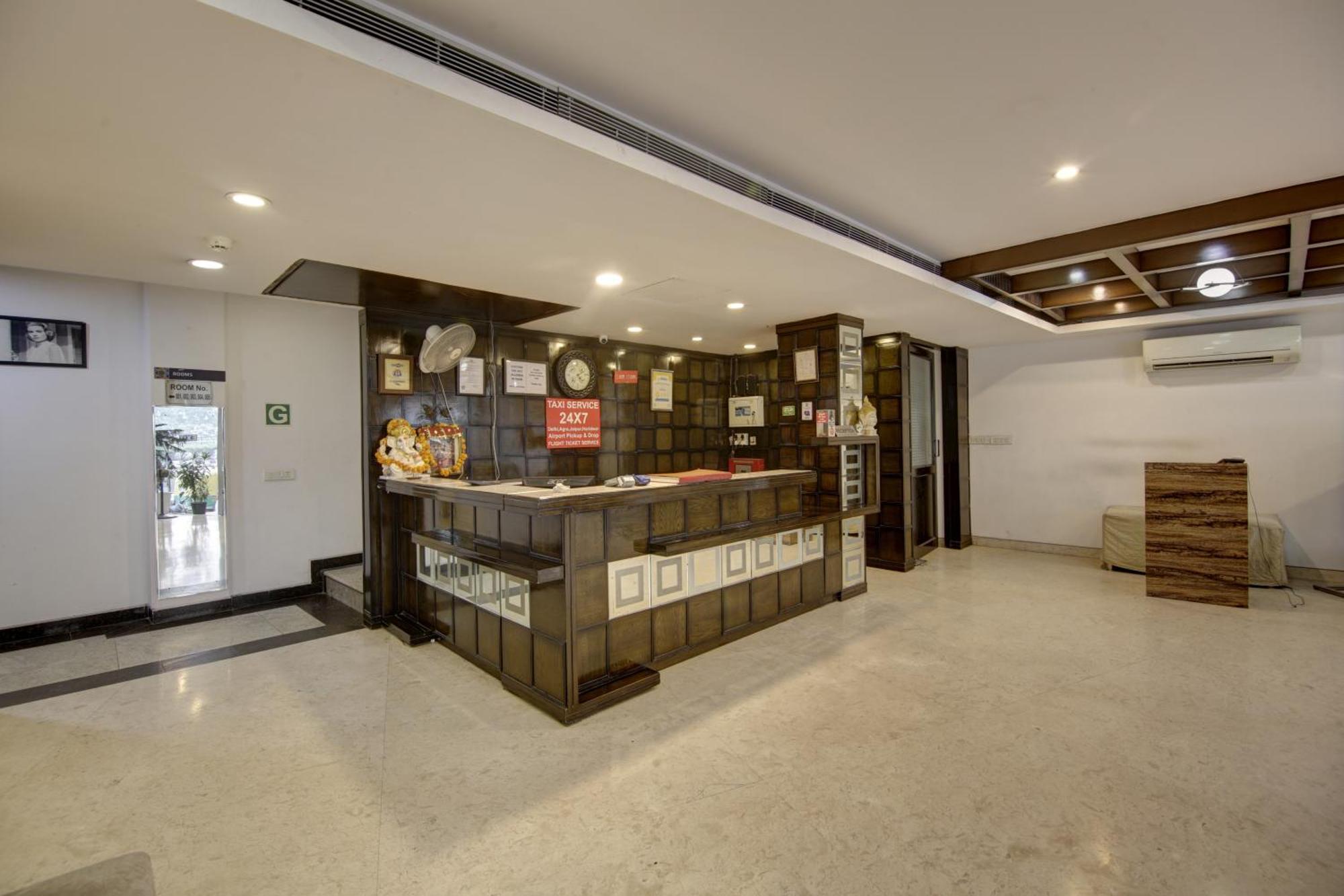 Hotel Venus Plaza New Delhi Buitenkant foto