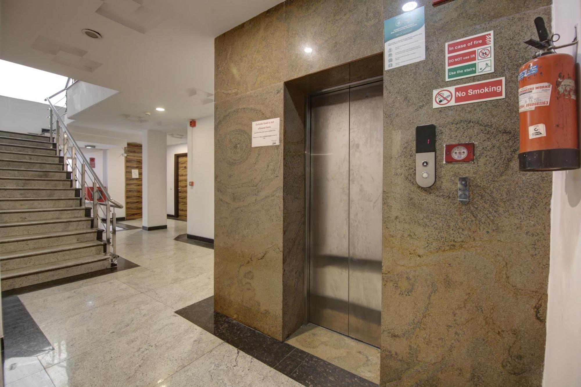 Hotel Venus Plaza New Delhi Buitenkant foto